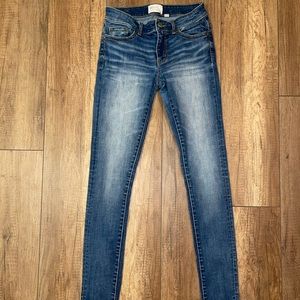 Size:25R BUCKLE BKE Denim “Payton Skinny” Great Condition!